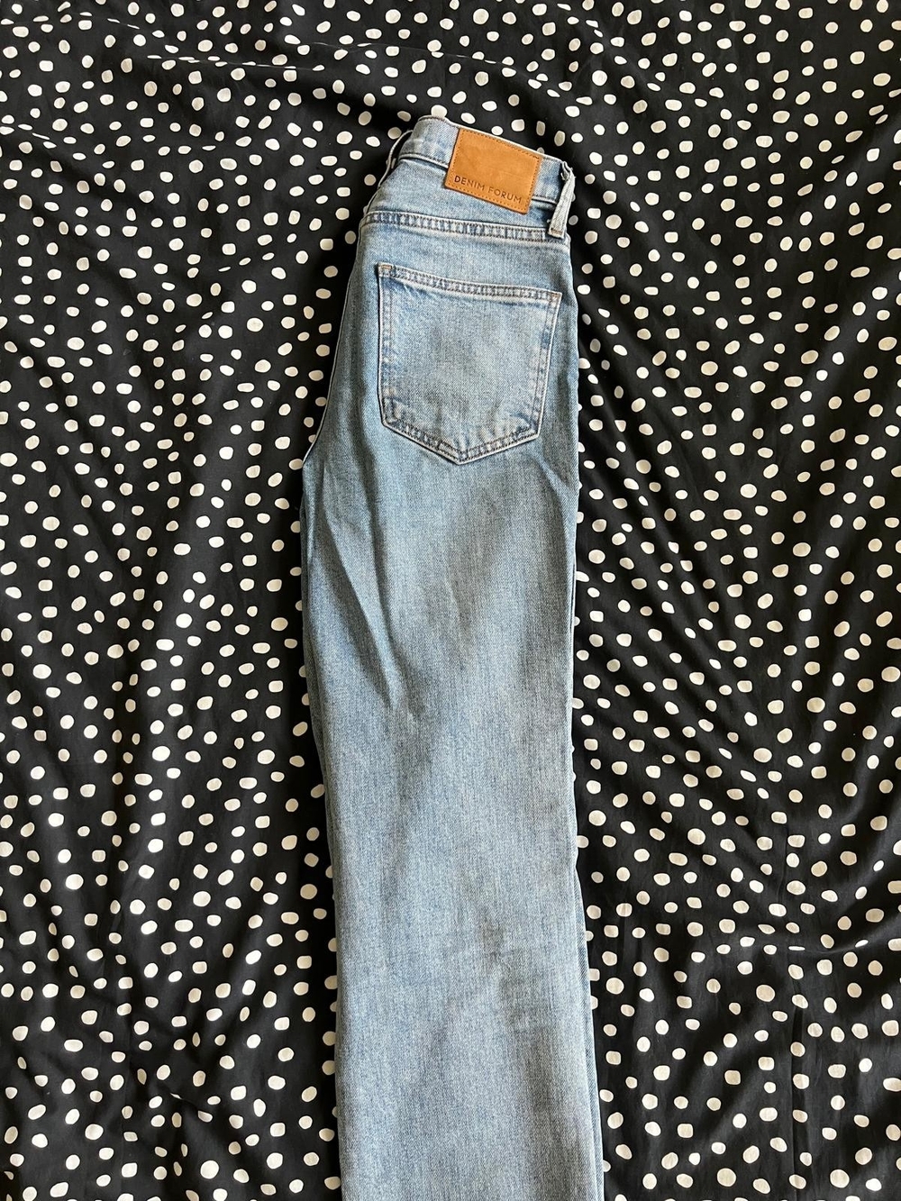 Aritzia Denim Forum Light Blue Straight-Leg  Button Fly Jeans Size 24 - Picture 4 of 7